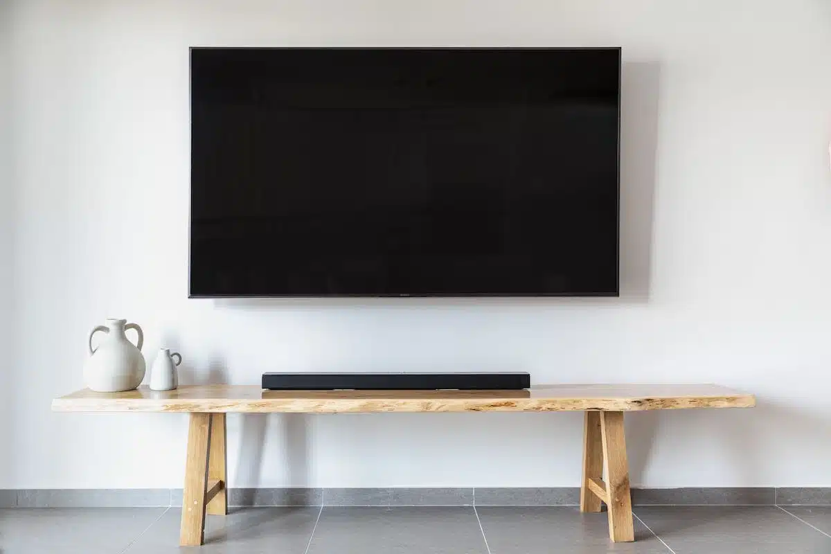Comment bien positionner sa TV au mur pour une expérience de visionnage optimale